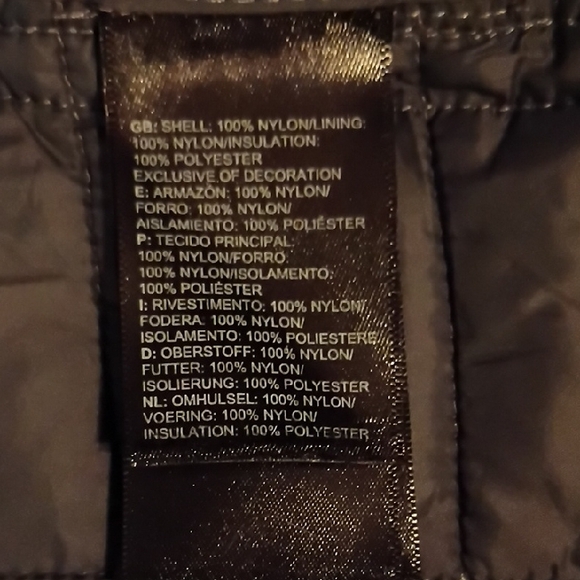 The North Face Women's Grey and Pink Puffer Jacket. Size XL. Lighter Weight. - Picture 7 of 9